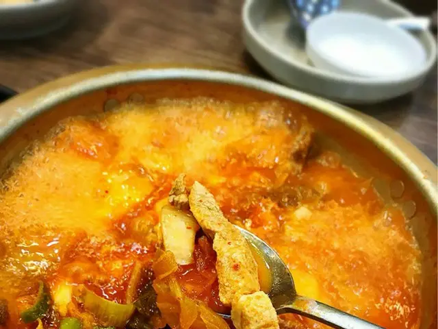 【韓国グルメ】  東方神起も通う美味しいキムチチゲ屋さんでおひとり様ランチ