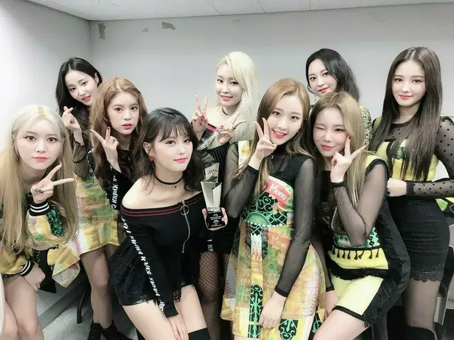 「MOMOLAND」の初ファンクラブグッズが公開！手作りカレンダーが話題!?