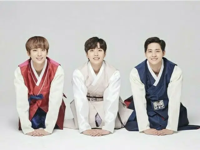 B1A4、素敵な韓服姿で新年のごあいさつ!!