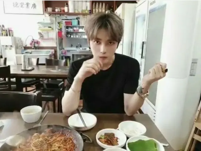 ジェジュン、韓国での近況を公開！イケメン、ジェジュン式の食べ方は？、エゴマの葉は2枚、イイダコはいくつ？