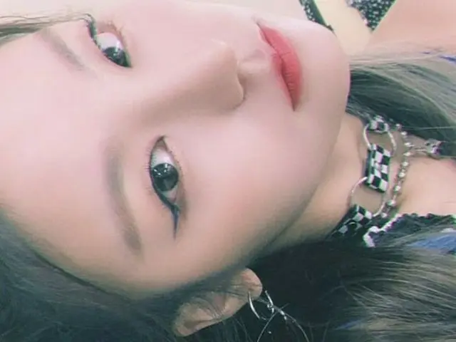 “美しいのは近くで”…「ITZY」イェジ、心臓に悪そうなほどドキドキ超近接セルフィー