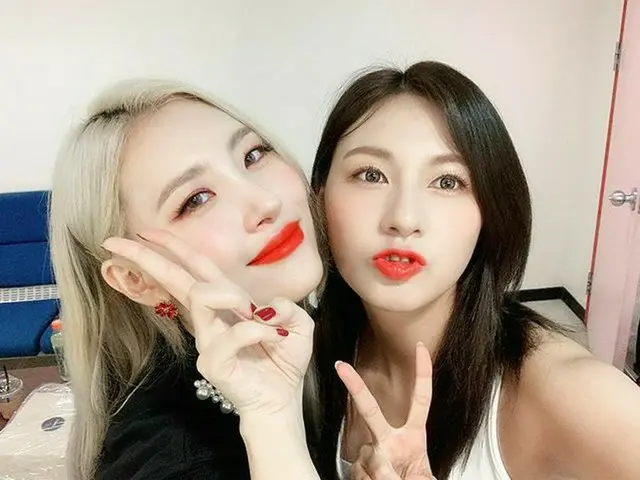 ソンミ＆「Apink」オ・ハヨン、唇💋も綺麗な美しいツーショット..最強美貌!!