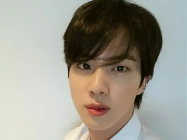 「防弾少年団(BTS)」JIN、これがすぐに“ワルワヘン(ワールドワイドハンサム)”クラス..とても越えられないクレージーなビジュアル