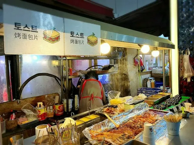 【韓国グルメ】東大門 屋台で美味しいコマキンパのお夜食！