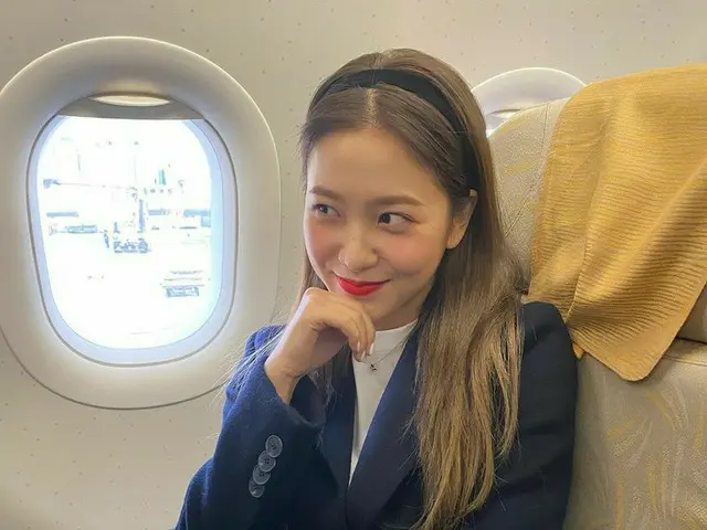 “さわやかさが歴代級”..「Red Velvet」イェリ、飛行機の中でも少女美いっぱいなかわいらしさ♥