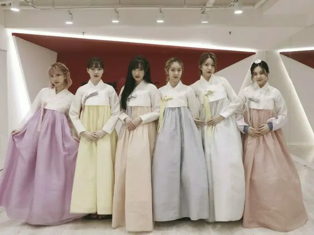 「GFRIEND」、くすみカラーの韓服姿で旧正月の挨拶を伝える！