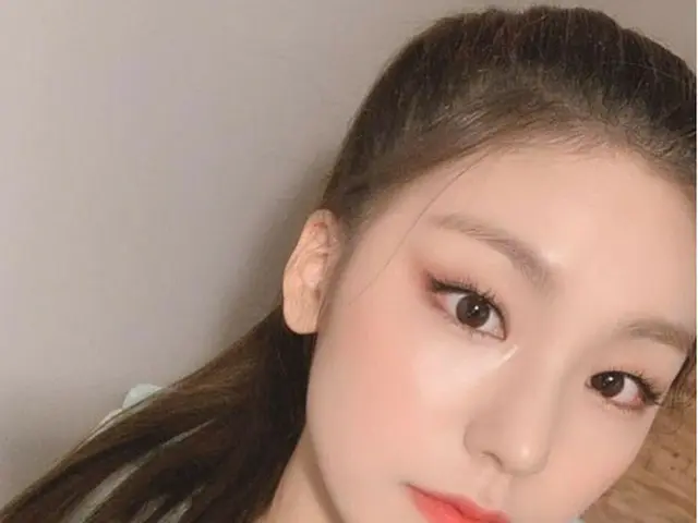 「ITZY」イェジ、ツヤのある美肌の可愛すぎる近況写真にファンも悶絶？！