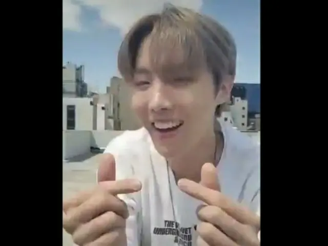 「BTS（防弾少年団）」J-HOPE、“手♥”飛ばすかわいい男神…“BANG BANG CON走って走って～”