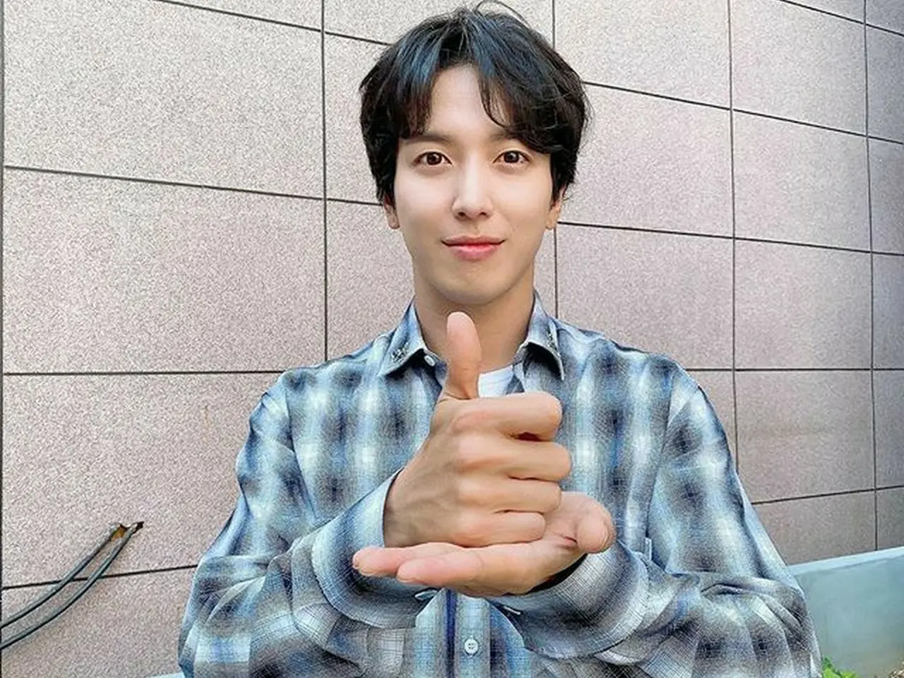 CNBLUE」ジョン・ヨンファ、「おかげさまでチャレンジ」に参加…”多くの